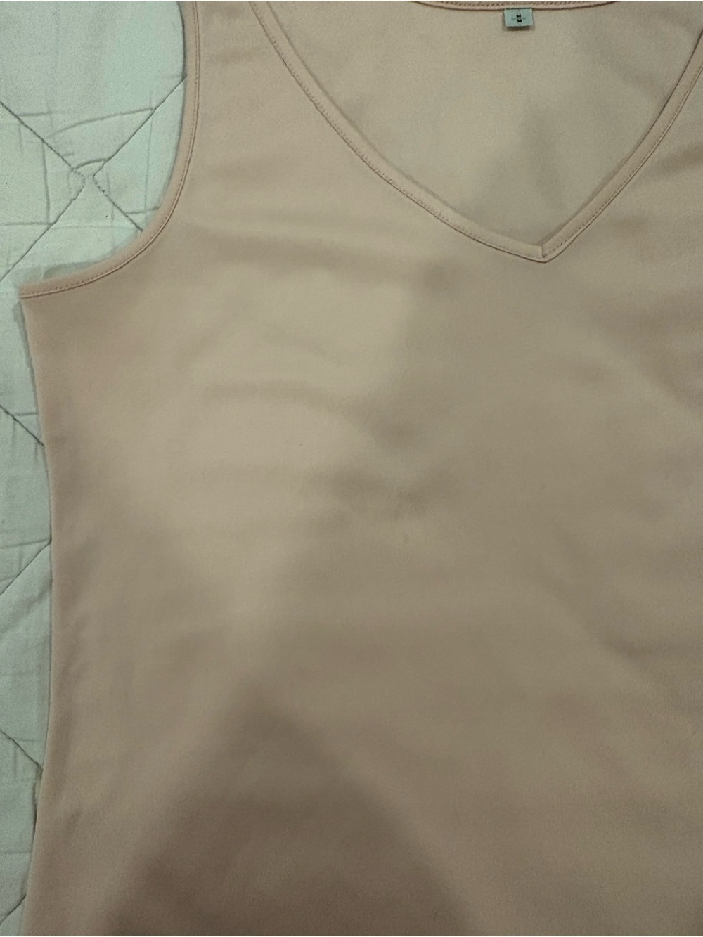 Light Pink V-Neck Tank Top Size M – Soft Summer Basic - Picture 5 of 5